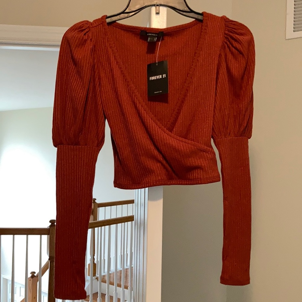 Puff sleeve crop top
